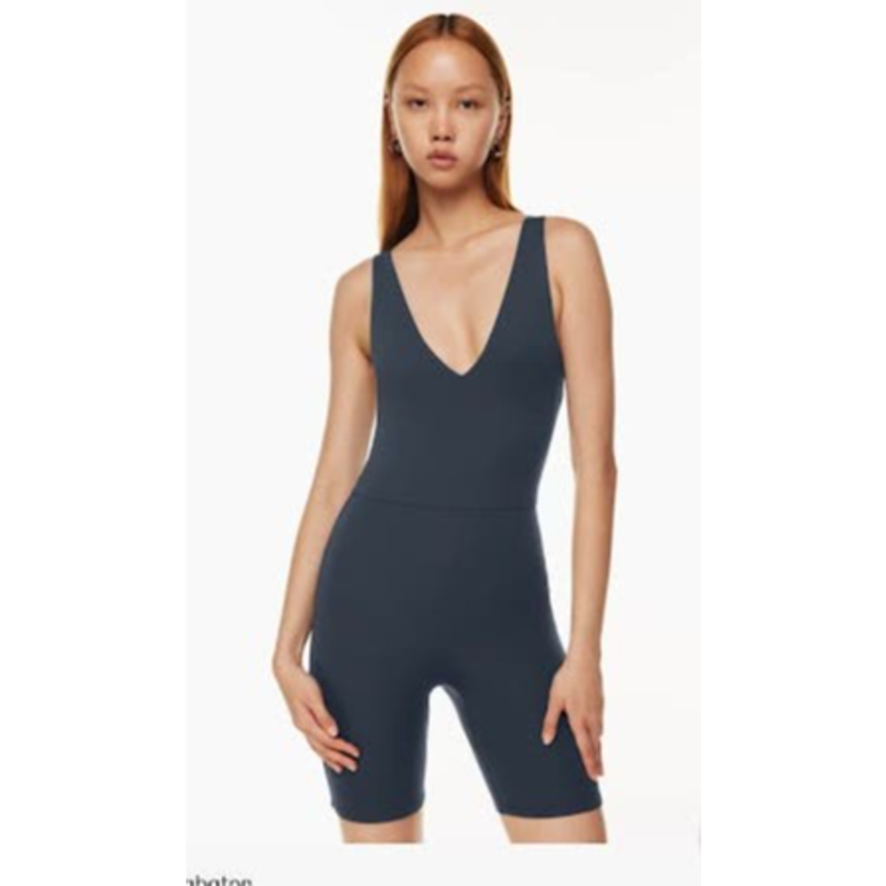 Babaton Aritzia contour v-neck romper blue womens size Large